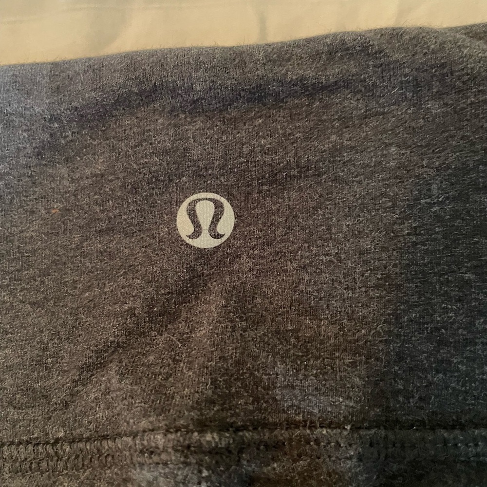 🍋Lululemon 🍋 Dark Gray Capri Leggings